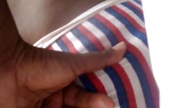 Porno Un faux taxi féminin en porno francai gratui dehors de la ville reçoit une visite sexuelle